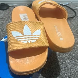 Women size 7, never been worn